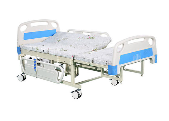 Lato paziente che gira il letto di ospedale elettrico con il regolatore manuale For Movements
