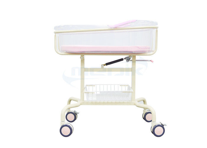 Culla trasparente dell'ospedale del bambino del bacino con l'unità di stoccaggio per neonato