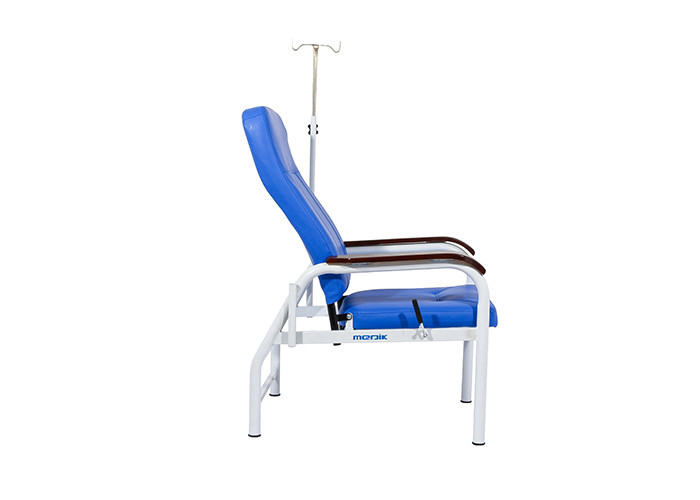L'unità di elaborazione della mobilia dell'ospedale spuma sedia clinica di infusione IV con il bracciolo